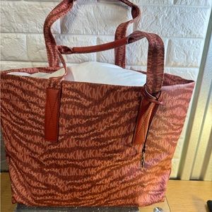 Michael Kors Orange tote